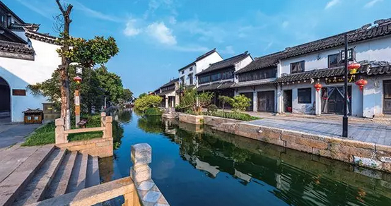 我能想到最好的相遇，就是在黎里的转角