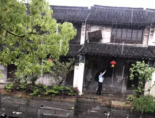 暴雨突至，我们在！齐心协力护黎里平安！