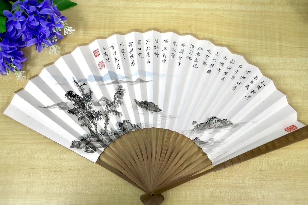 游黎里防暑降温攻略｜帮你扇扇子 是我爱你的表达