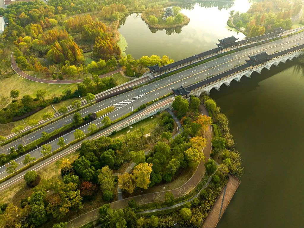 空中俯瞰，美哉揽桥荡