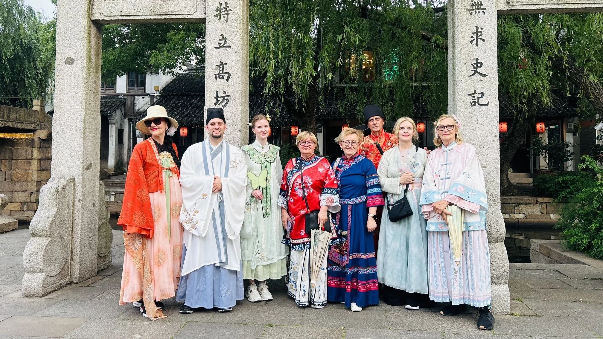 烟火气最难翻译？而黎里，找到了跨越语言的答案